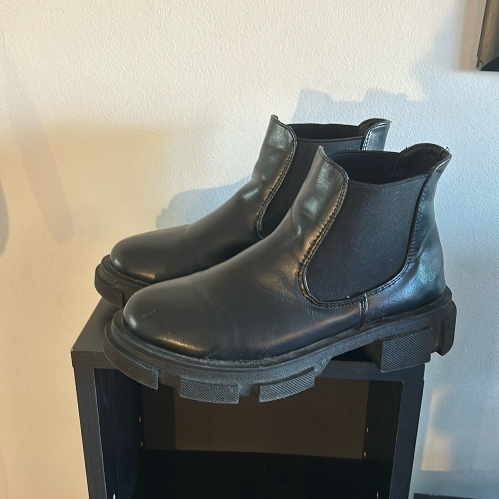 Short combat boot